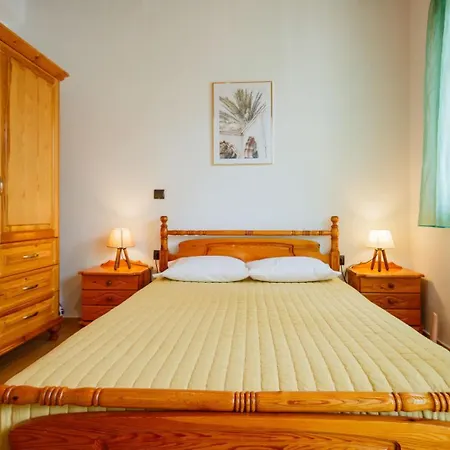 Neoclassico Apartamento